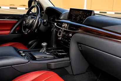 2018 Lexus LX-SERIES photo 3