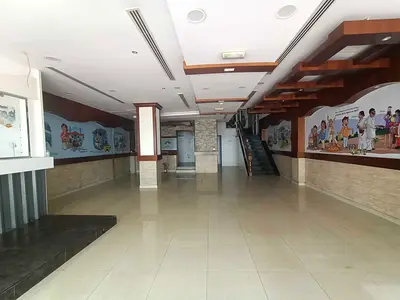 Al Garhoud 2500 Sqft Showroom For Rent | Main Road Facing| Near Metro