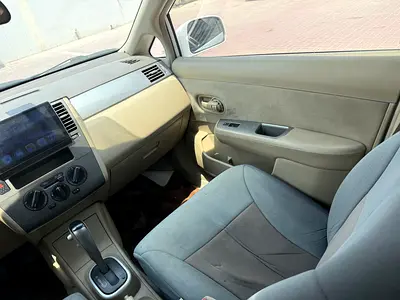 صورة 10 لـ 2011 Nissan TIIDA