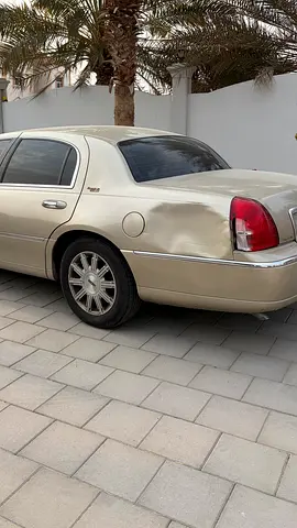 صورة 2 لـ 2010 Lincoln TOWN CAR
