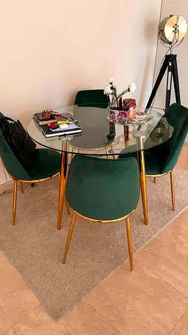 Dining table - Excellent Condition