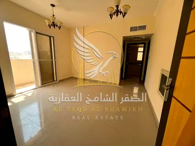 Apartment featuring a bedroom, living room, and balcony with an open view; includes sandy-surface parking and free maintenance. Spacious layout in a n
