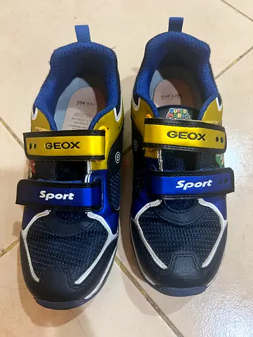 Boys shoes