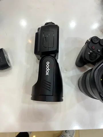 Godox v100 100w on camera flash
