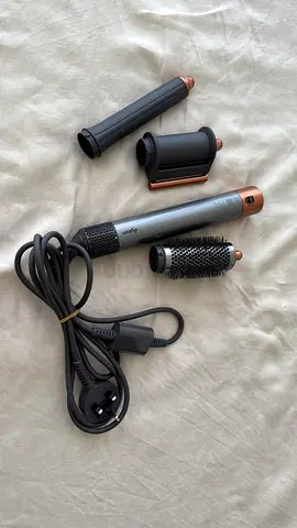 DYSON Ionic Hot Air Brush with 3 Attachments - Compact Styler