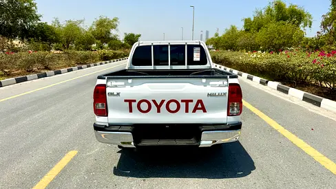 صورة 15 لـ 2023 Toyota HILUX