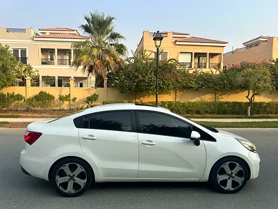 2015 KIA RIO 照片 2