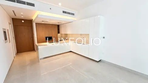 Luxurious | Multiple Cheques | Building Expert