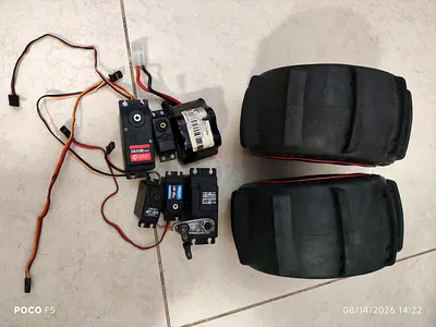 HPI Baja steering servo throttle servo and battery