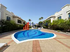 SHARED POOL GYM GARDEN SPACIOUS 4BR+STUDY+MAIDS PRIVATE GARDEN