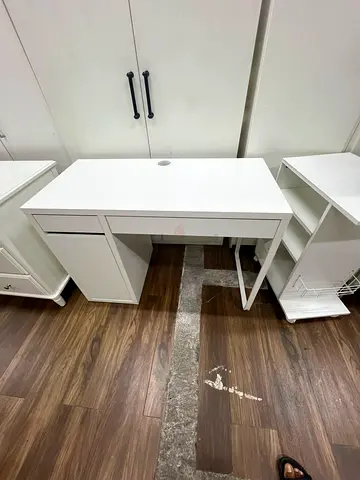 IKEA Micke Desk White with Integrated Cable Management