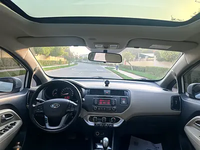 2015 KIA RIO 照片 17