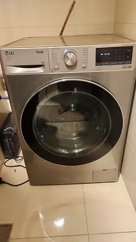LG new model 9 kg washing machine digital ThinQ model like new condition.