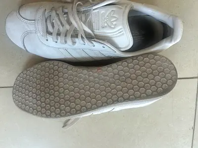 White Adidas sneakers - casual men's shoes, size uk 9