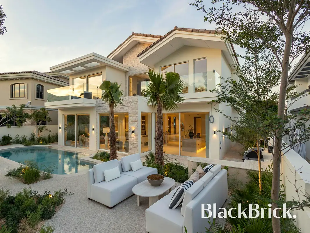 Exclusive 6 Bedroom Family Home on the Golf Course