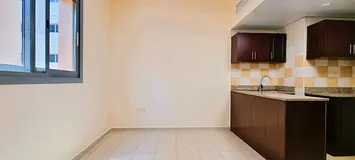 Family 1 Bedroom-Near Howard Jhonson Hotel -Raffa