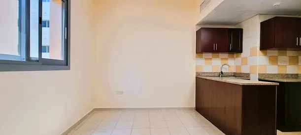 Family 1 Bedroom-Near Howard Jhonson Hotel -Raffa