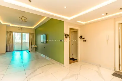 Vacant | Upgraded | Huge Terrace | Low Floor