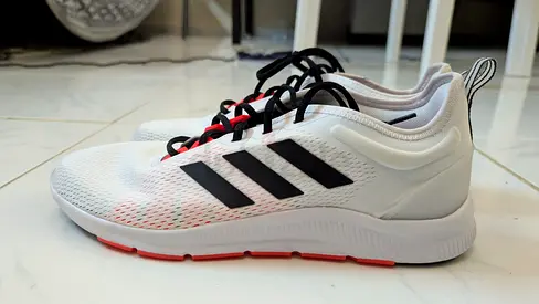 100% Original adidas Asweetrain | Cloud White / Core Black / Solar Red | Brand New | EU 45