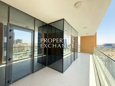 Corner Unit | High Floor | Closed Kitchen