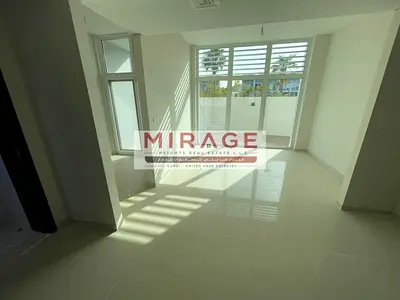 Spacious 4BR | Middle Unit | Prime Location