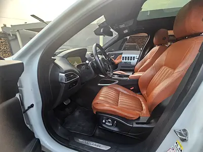 2017 Jaguar F-PACE — миниатюра 12