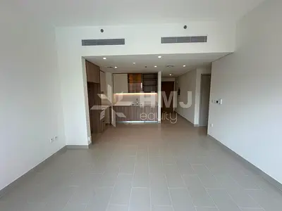 Modern 2 BR | Pool & Park View| Exceptional Layout
