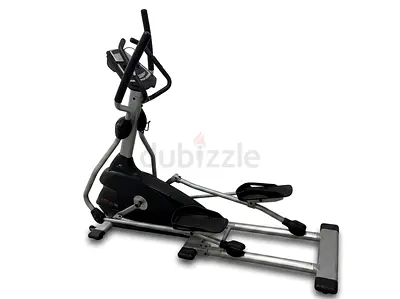 Life Fitness Elliptical Cross Trainer – Excellent Condition