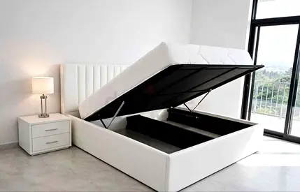 Brand new King size Hydrolic Storage bed Available