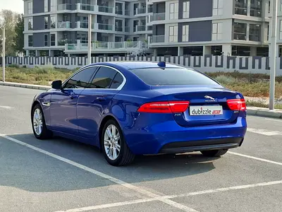 2017 Jaguar XE — миниатюра 8