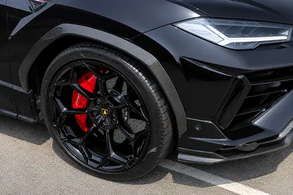 صورة 8 لـ 2024 Lamborghini URUS