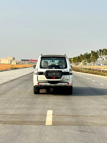Mitsubishi Pajero GLS, миниатюра 2