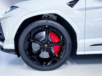 2019 Lamborghini URUS — миниатюра 16
