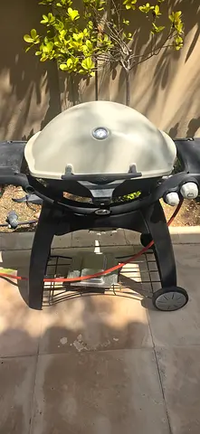 Weber gas BBQ grill with side shelf - good working condition