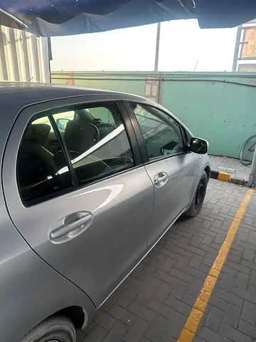 2010 Toyota YARIS 照片 6