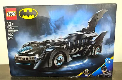 LEGO Batman 76304 Batmobile 909 pcs - New/Sealed