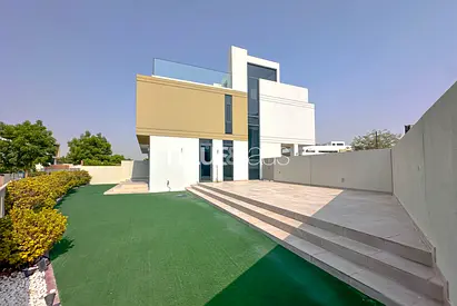 Extra-large plot | Upgraded | Available Now