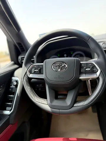 2026 Toyota LAND CRUISER — миниатюра 5