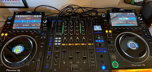 Pioneer CDJ 3000 PAIR with DJM A9 DJ Mixer