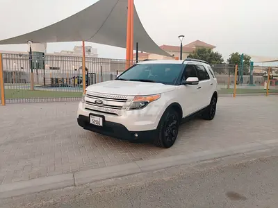 Ford explorer limited edition GCC white and black