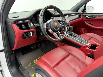 2020 Porsche MACAN photo 9