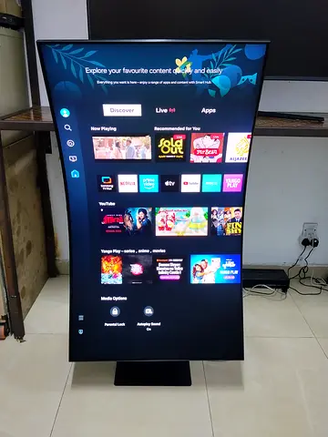 The Samsung Odyssey Ark 55-inch monitor (model S55BG970NM / LS55BG970NMXUE) is a premium, 1000R curv