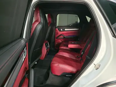 2019 Porsche CAYENNE — миниатюра 16
