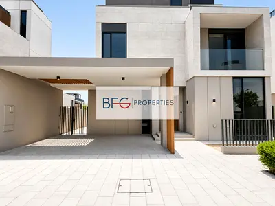 SINGLE ROW | MULTIPLE UNITS | ON GREEN BELT