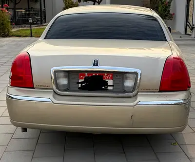 صورة 6 لـ 2010 Lincoln TOWN CAR
