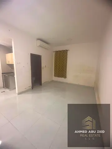 Excellent Space Studio - Separate Kitchen - 1 Bath - Split AC - Prime Location - Close to Bus Station and Close to Lulu HyperMarket