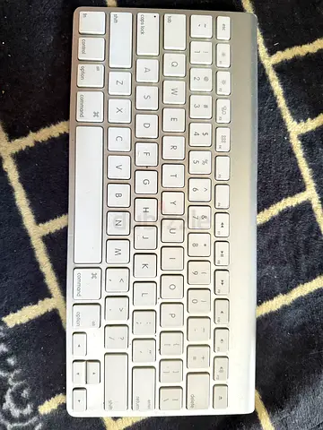 Apple Slim Silver Wireless Bluetooth Keyboard - Good Condition