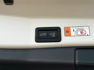 Toyota RAV4 XLE, миниатюра 6