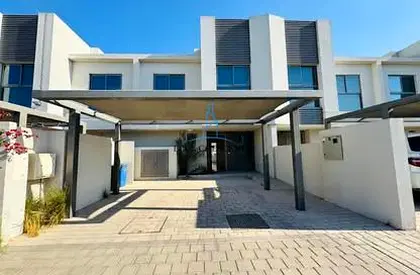 Best Value | Spacious Layout | Prime Middle Unit