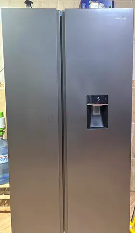 Refrigerator 2 door in excellent condition
